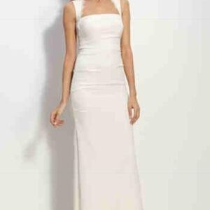 Elegant White Sleeveless Dress